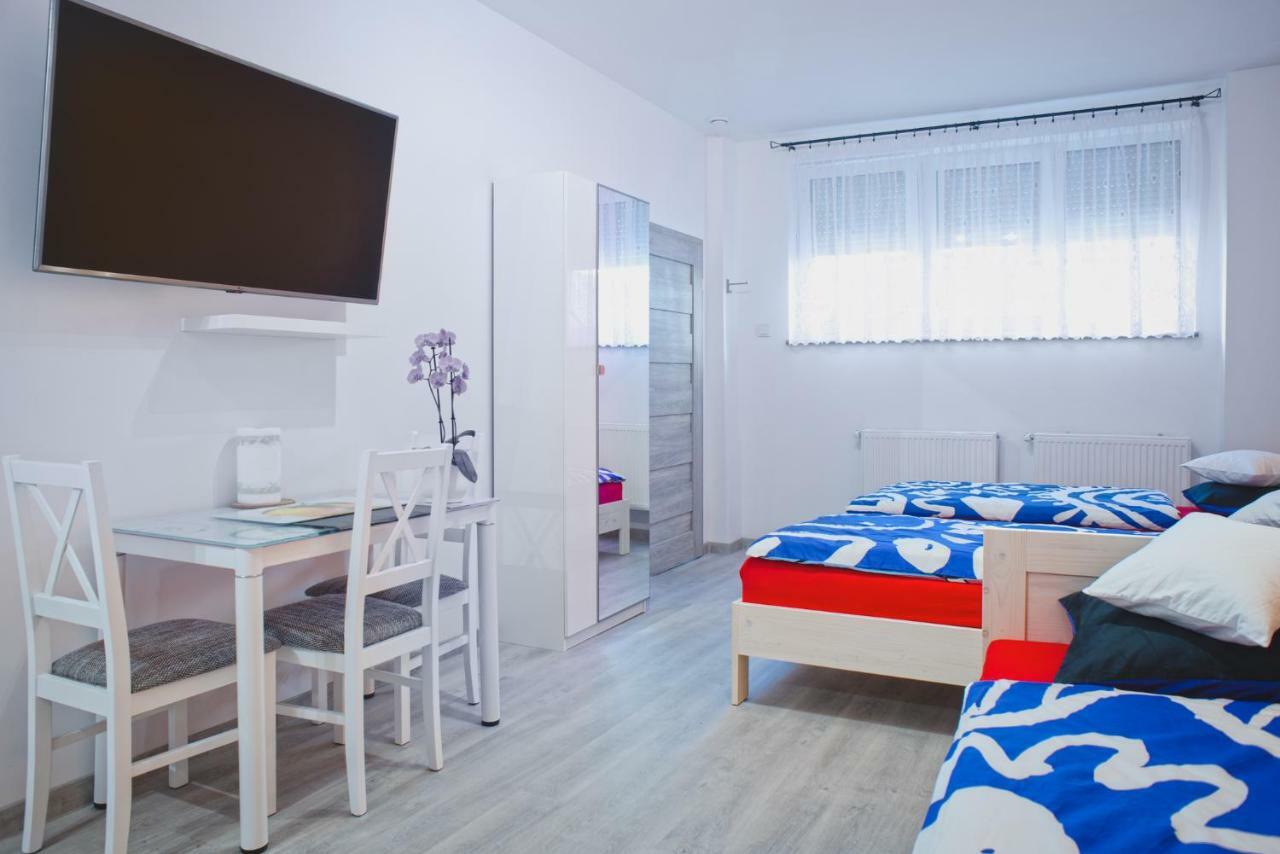 Apartment Franka ออชเวียนชิม ภายนอก รูปภาพ